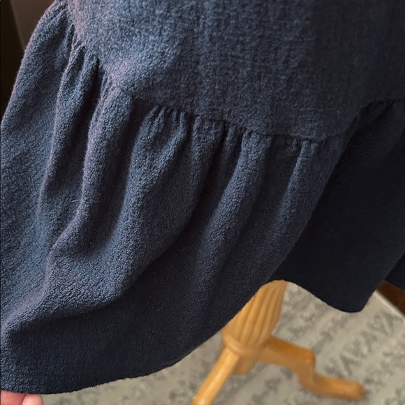 Banana Republic Navy Peplum Top Size Large - Picture 3 of 8